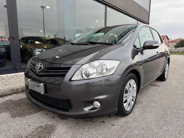 TOYOTA Auris usata, con ABS