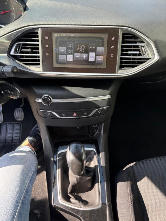 PEUGEOT 308 usata, con Controllo automatico clima