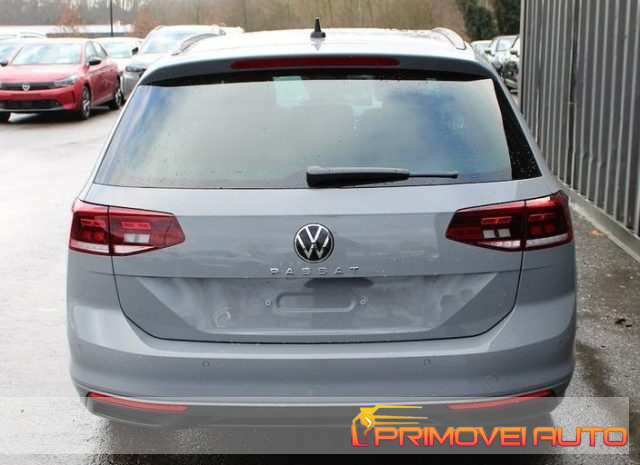 VOLKSWAGEN Passat Variant usata, con ESP