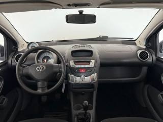 TOYOTA Aygo usata 11