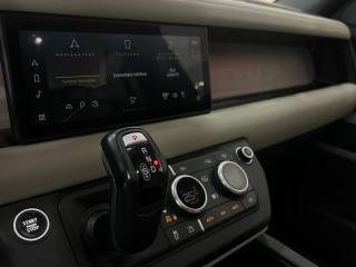 LAND ROVER Defender usata, con Interni in pelle