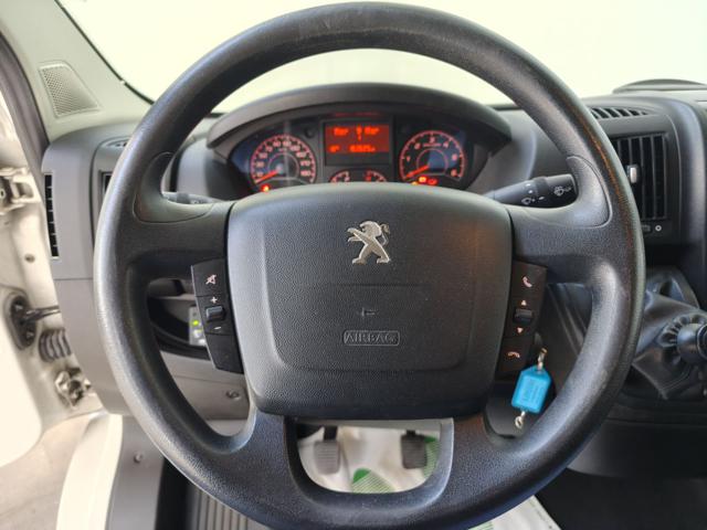 PEUGEOT Boxer usata, con Bluetooth