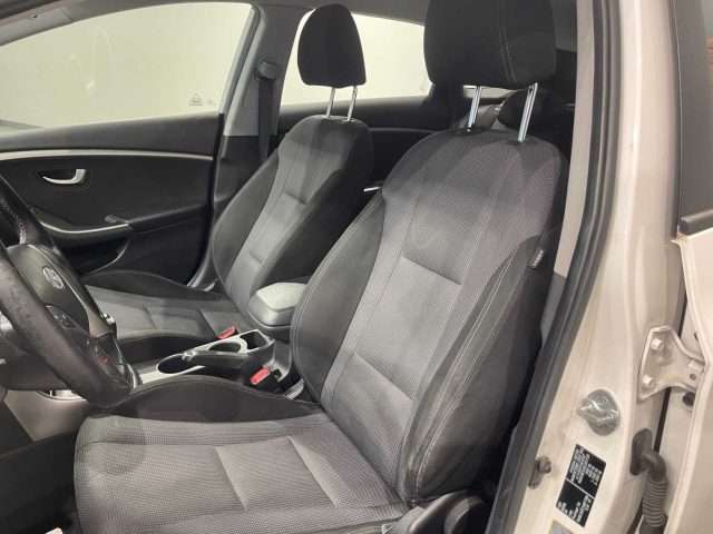 HYUNDAI i30 usata 18