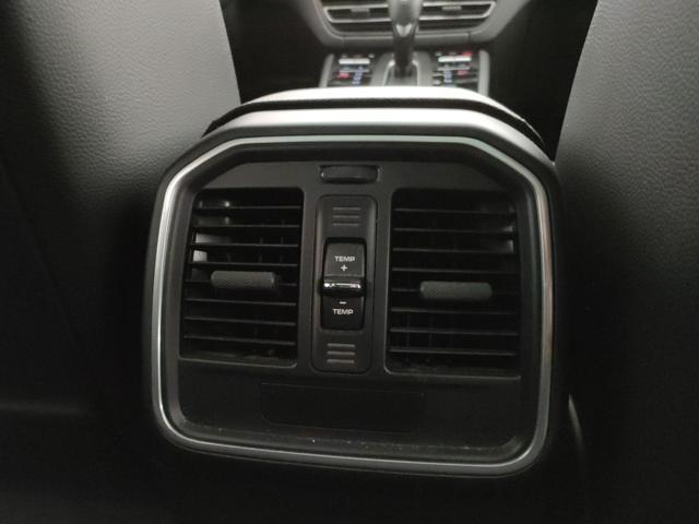 PORSCHE Macan usata, con Fari LED
