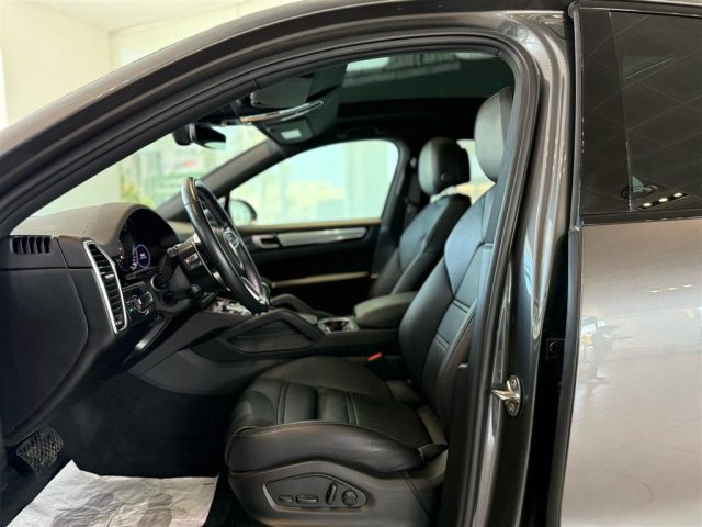 PORSCHE Cayenne usata, con Interni in pelle