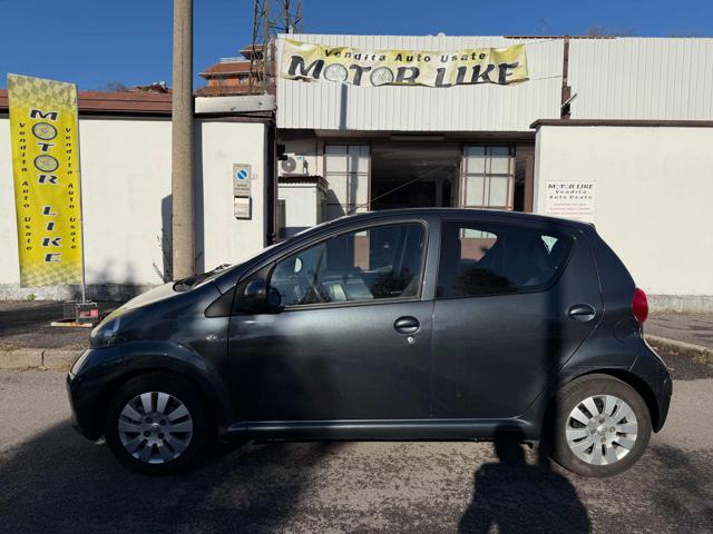 TOYOTA Aygo usata, con Sedile posteriore sdoppiato
