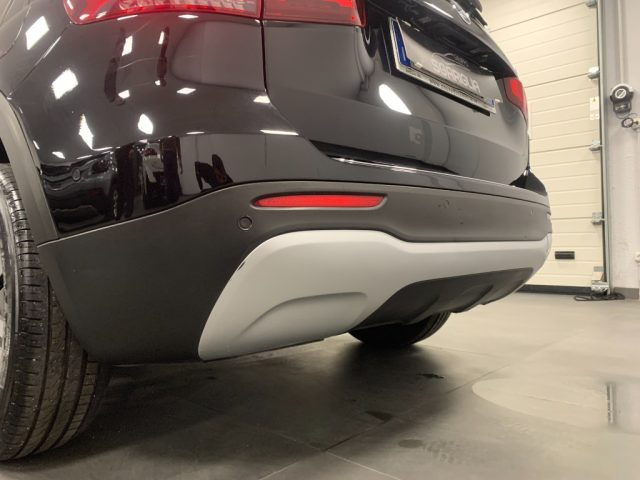 MERCEDES-BENZ GLB 200 usata, con Controllo elettronico della corsia