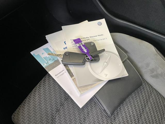VOLKSWAGEN Golf usata, con USB