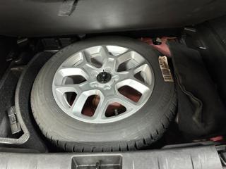 JEEP Renegade usata, con USB