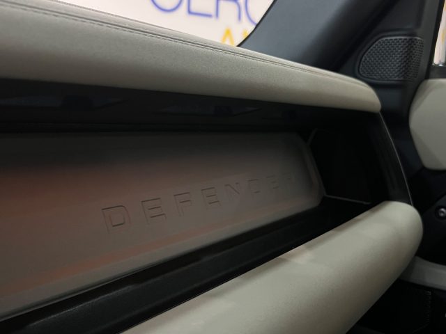 LAND ROVER Defender usata, con Trazione integrale