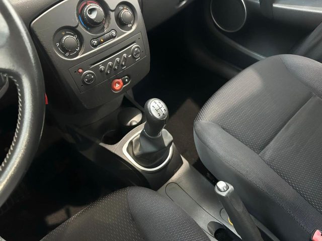 RENAULT Clio usata, con Lettore CD