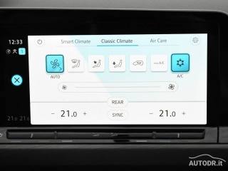 VOLKSWAGEN Golf usata, con Hill holder
