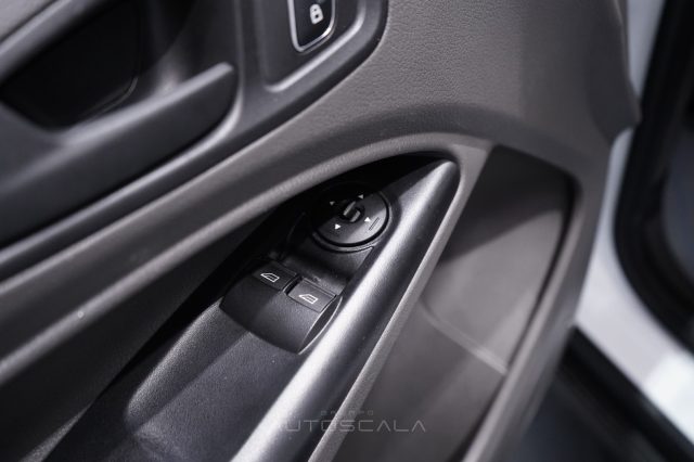 FORD Transit Connect usata, con USB