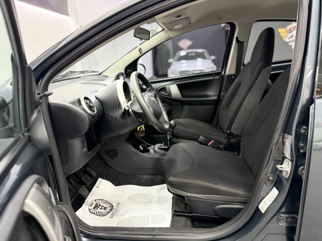 TOYOTA Aygo usata, con Controllo automatico clima