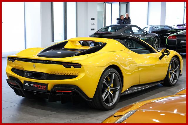 FERRARI 296 GTS usata, con Cerchi in lega