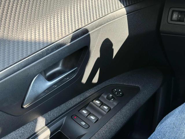 PEUGEOT 3008 usata, con Climatizzatore automatico, 2 zone
