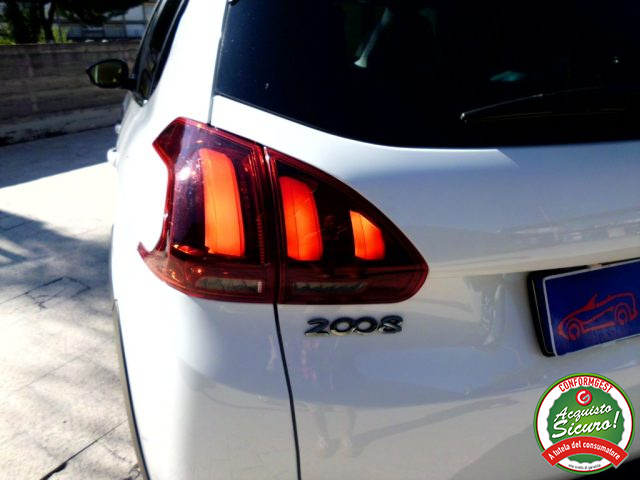 PEUGEOT 2008 usata, con Tetto panorama