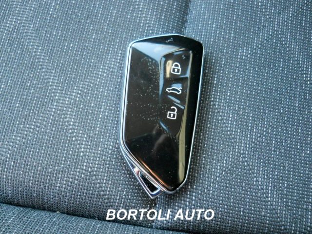 VOLKSWAGEN Golf usata, con Controllo elettronico della corsia