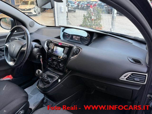 LANCIA Ypsilon usata, con Autoradio