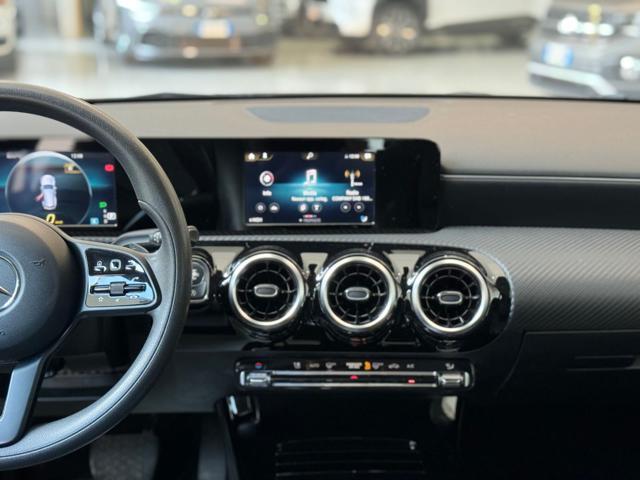 MERCEDES-BENZ CLA 180 usata, con Vivavoce