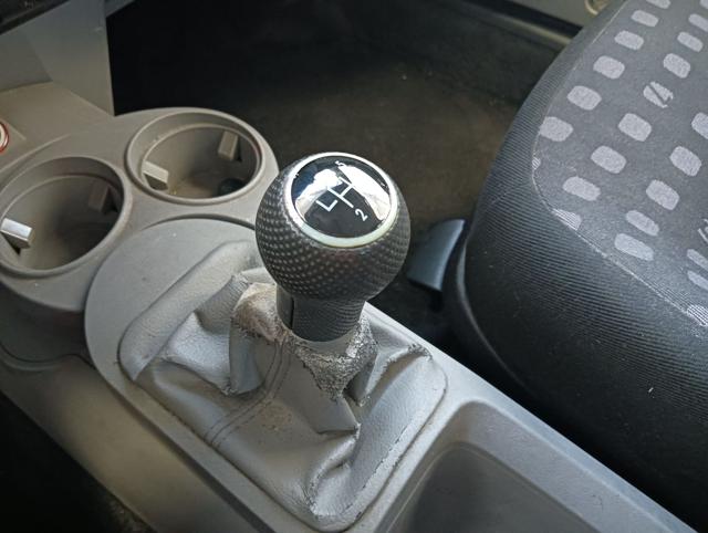 VOLKSWAGEN New Beetle usata 16