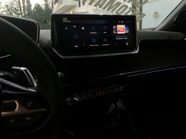 PEUGEOT 2008 usata, con Autoradio digitale
