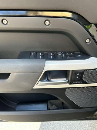 LAND ROVER Defender usata, con Luci diurne