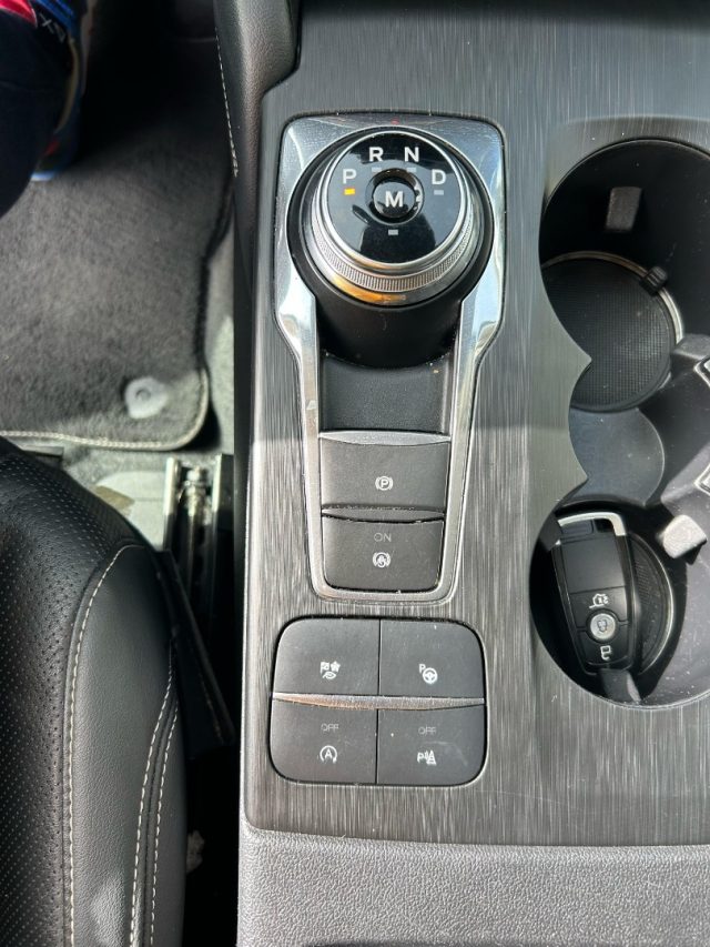 FORD Kuga usata, con Fari Xenon
