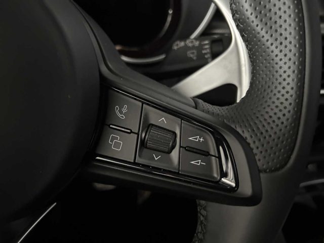 ALFA ROMEO Stelvio usata, con Specchietti laterali elettrici