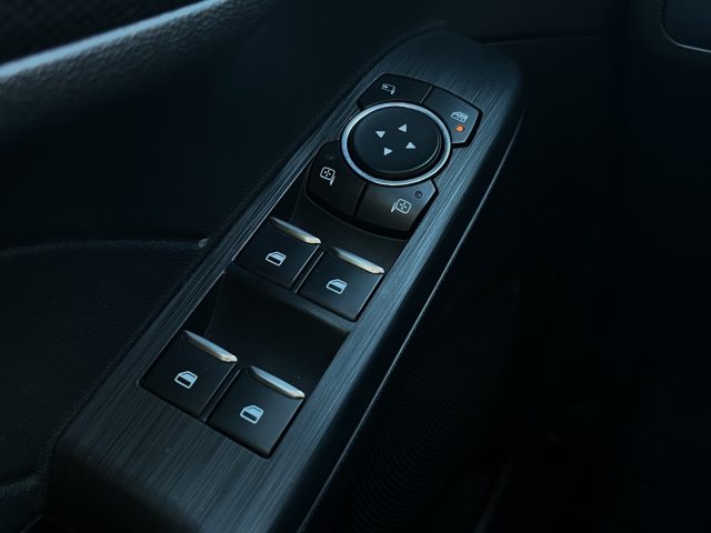 FORD Kuga usata, con Autoradio digitale