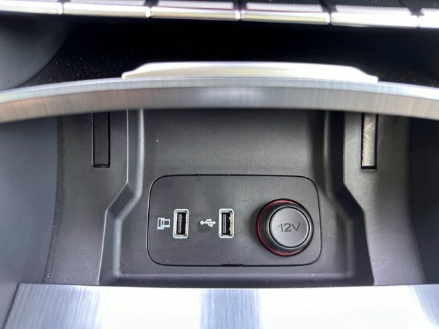 MG EHS usata, con Touch screen