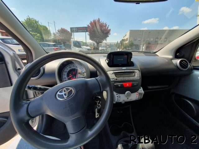 TOYOTA Aygo usata, con Sound system