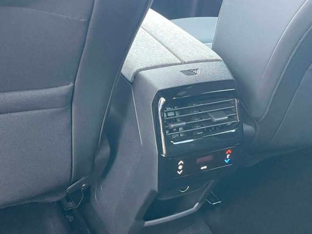 PEUGEOT 5008 usata, con Bracciolo
