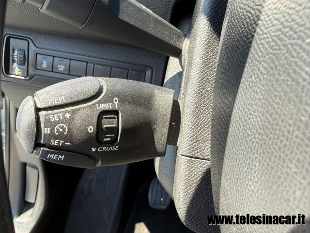 PEUGEOT 308 usata, con Airbag testa