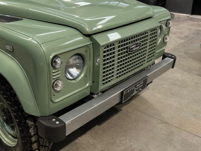 LAND ROVER Defender usata 29