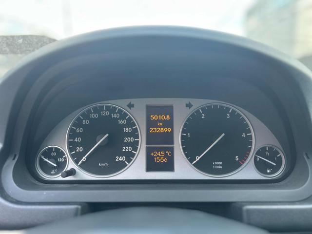 MERCEDES-BENZ B 180 usata, con Sedile posteriore sdoppiato