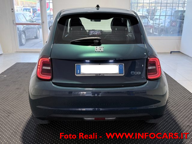 FIAT 500e usata, con USB