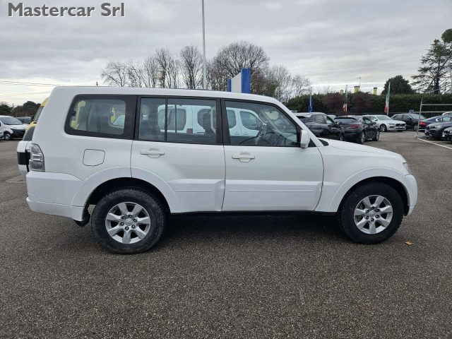MITSUBISHI Pajero usata, con Fendinebbia