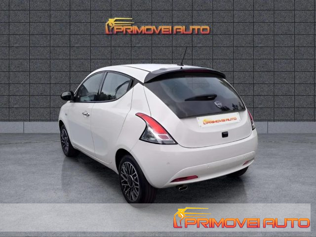 LANCIA Ypsilon usata, con Autoradio