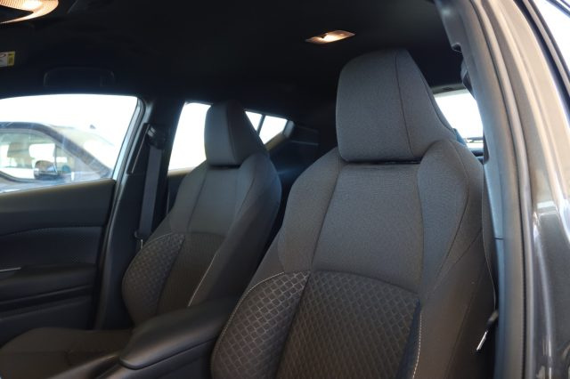 TOYOTA C-HR usata, con Airbag testa