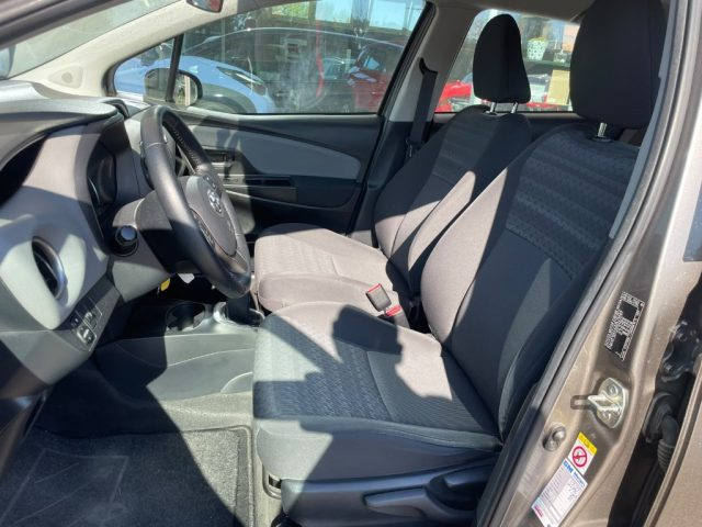 TOYOTA Yaris usata, con Airbag testa
