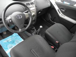 TOYOTA Yaris usata, con Fendinebbia