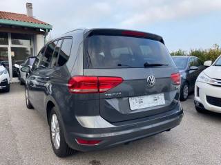VOLKSWAGEN Touran usata, con Autoradio