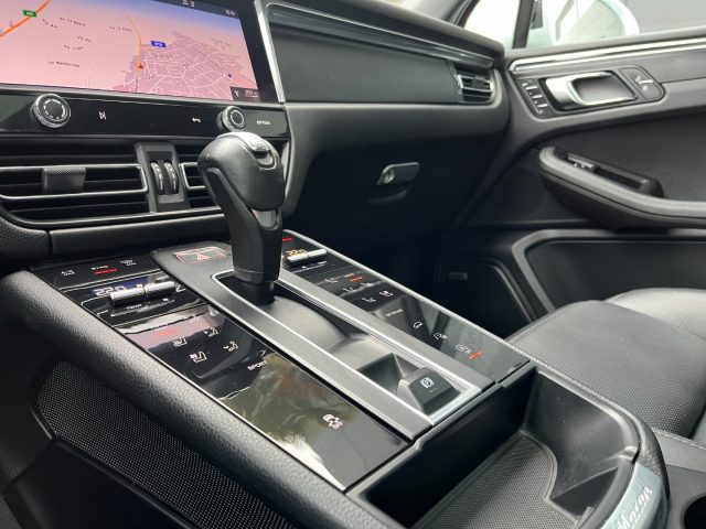 PORSCHE Macan usata, con Boardcomputer