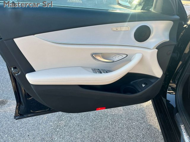 MERCEDES-BENZ E 300 usata, con Fari LED