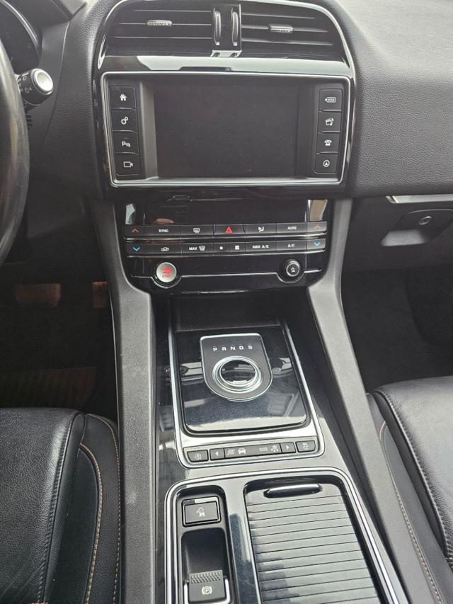 JAGUAR F-Pace usata, con ESP