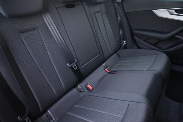 AUDI A4 usata, con Leve al volante