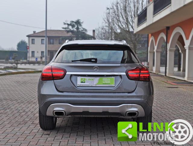 MERCEDES-BENZ GLA 180 usata, con Alzacristalli elettrici