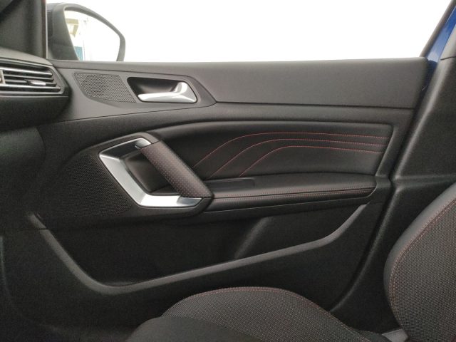 PEUGEOT 308 usata, con Sensori di parcheggio posteriori