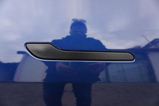 TESLA Model Y usata, con Fari direzionali